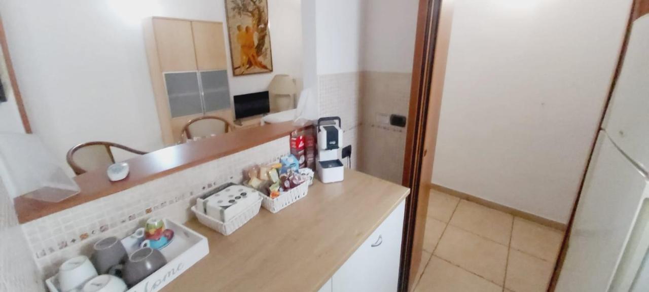 Mamo1 - Appartamento In Pieno Centro Citta Bari Buitenkant foto