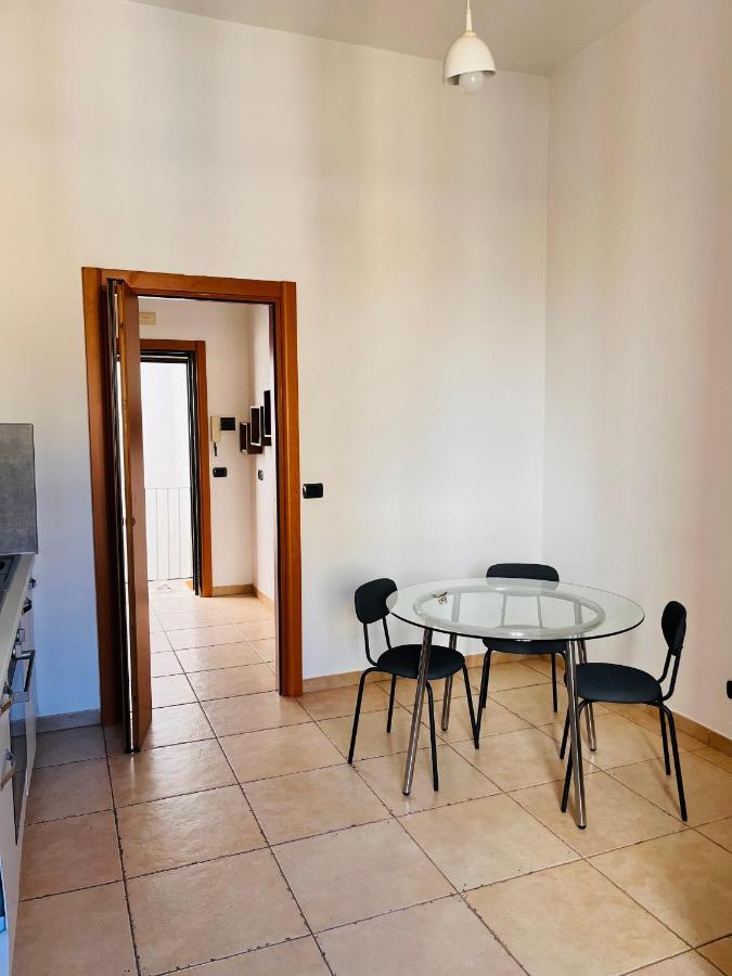 Mamo1 - Appartamento In Pieno Centro Citta Bari Buitenkant foto