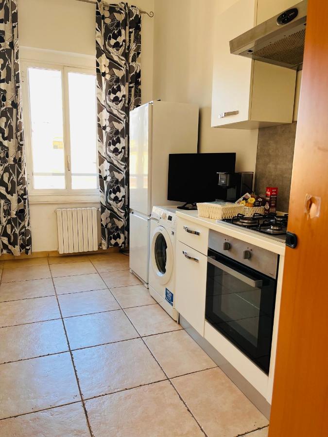 Mamo1 - Appartamento In Pieno Centro Citta Bari Buitenkant foto